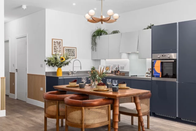 Discover your dream home in the heart of Hackney! 🏡✨ Our gorgeous new apartments boast sleek, modern designs, spacious layouts, and a lively community atmosphere that makes every day feel vibrant and inviting. 🌟 Whether you're a first-time buyer or looking for a family home, these stylish homes in one of London's most desirable neighbourhoods are not to be missed! 📍🌿 Reach out via DM to learn more or book your viewing — your perfect Hackney lifestyle awaits! 🗝️ #HackneyLiving #DreamApartment #LondonHomes